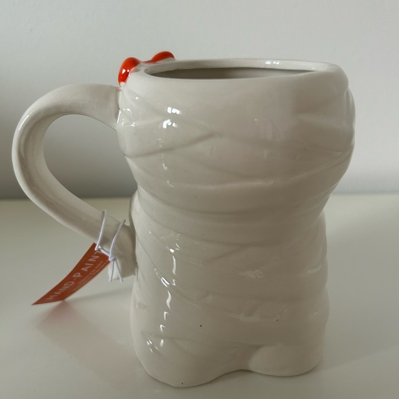 🖤New Halloween Mummy Girl Holding Candy Corn Hand Painted Ceramic Mug🎃 - Picture 2 of 7